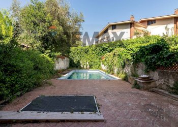 Piscina - Villa Via Ernesto Basile
 
56, Roma - foto 15