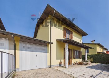Casa all\'aperto - Casa semi indipendente via Pietro Nenni
 
38, Vellezzo Bellini - foto 1