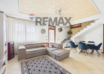 Sala da pranzo - Casa semi indipendente via Pietro Nenni
 
38, Vellezzo Bellini - foto 2