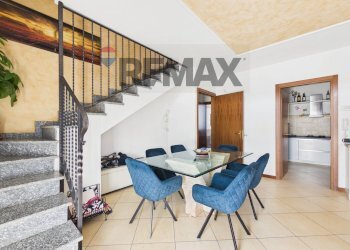 Sala da pranzo - Casa semi indipendente via Pietro Nenni
 
38, Vellezzo Bellini - foto 6