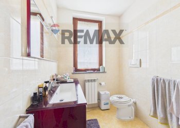 Bagno - Casa semi indipendente via Pietro Nenni
 
38, Vellezzo Bellini - foto 11