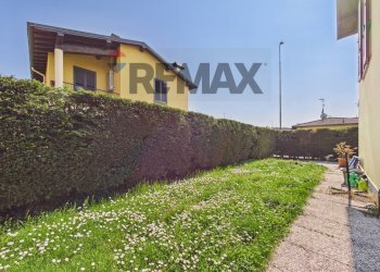 Giardino - Casa semi indipendente via Pietro Nenni
 
38, Vellezzo Bellini - foto 26