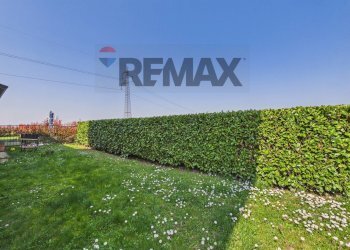 Giardino - Casa semi indipendente via Pietro Nenni
 
38, Vellezzo Bellini - foto 27