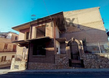 Edificio all\'aperto - Apartment VIA SAN GIUSEPPE
 
39, Ramacca - photo 3