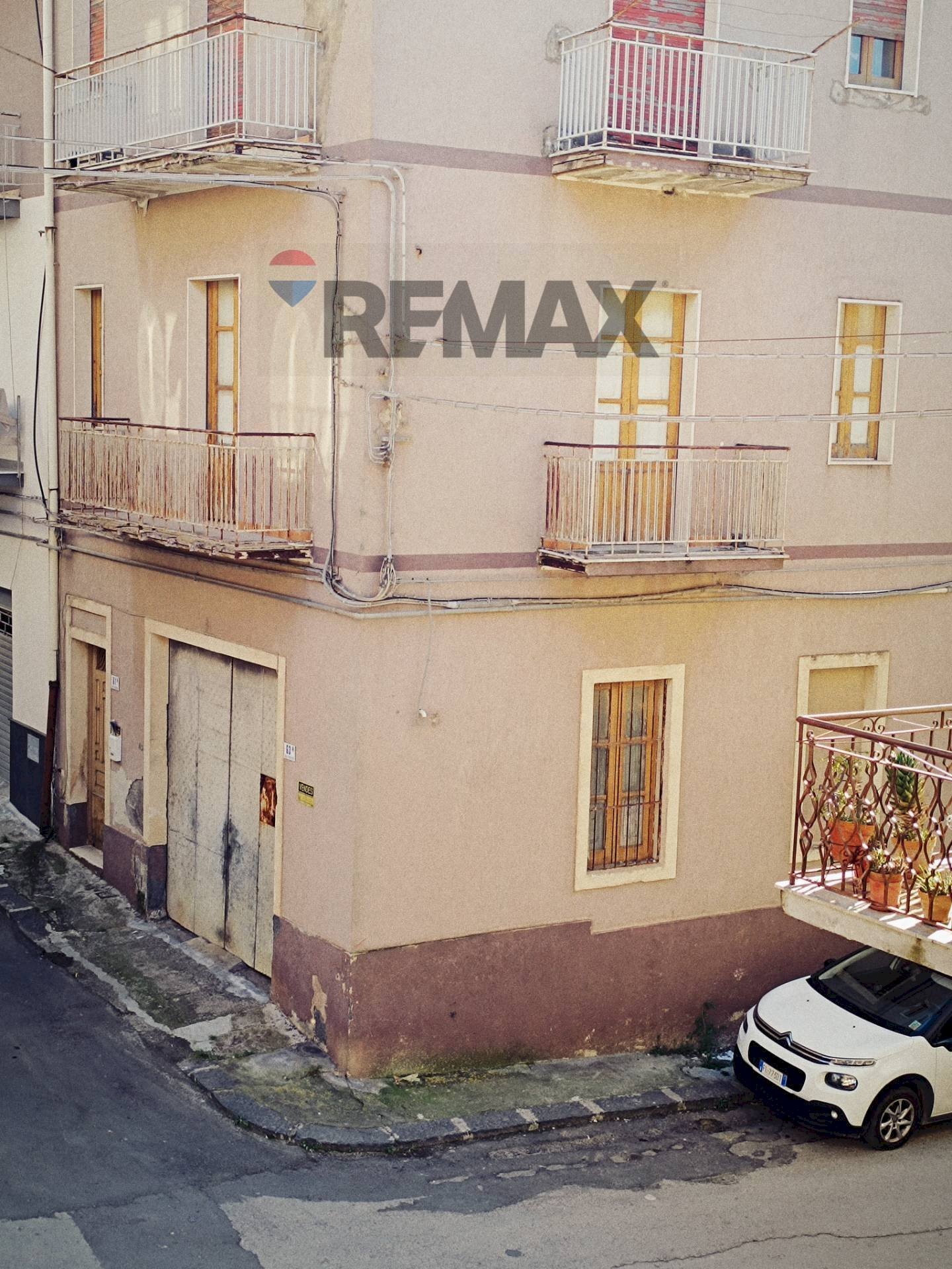 Edificio all\'aperto - Semi-detached house VIA TRIESTE
 
61/63, Ramacca - photo 2