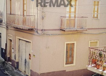 Edificio all\'aperto - Semi-detached house VIA TRIESTE
 
61/63, Ramacca - photo 2