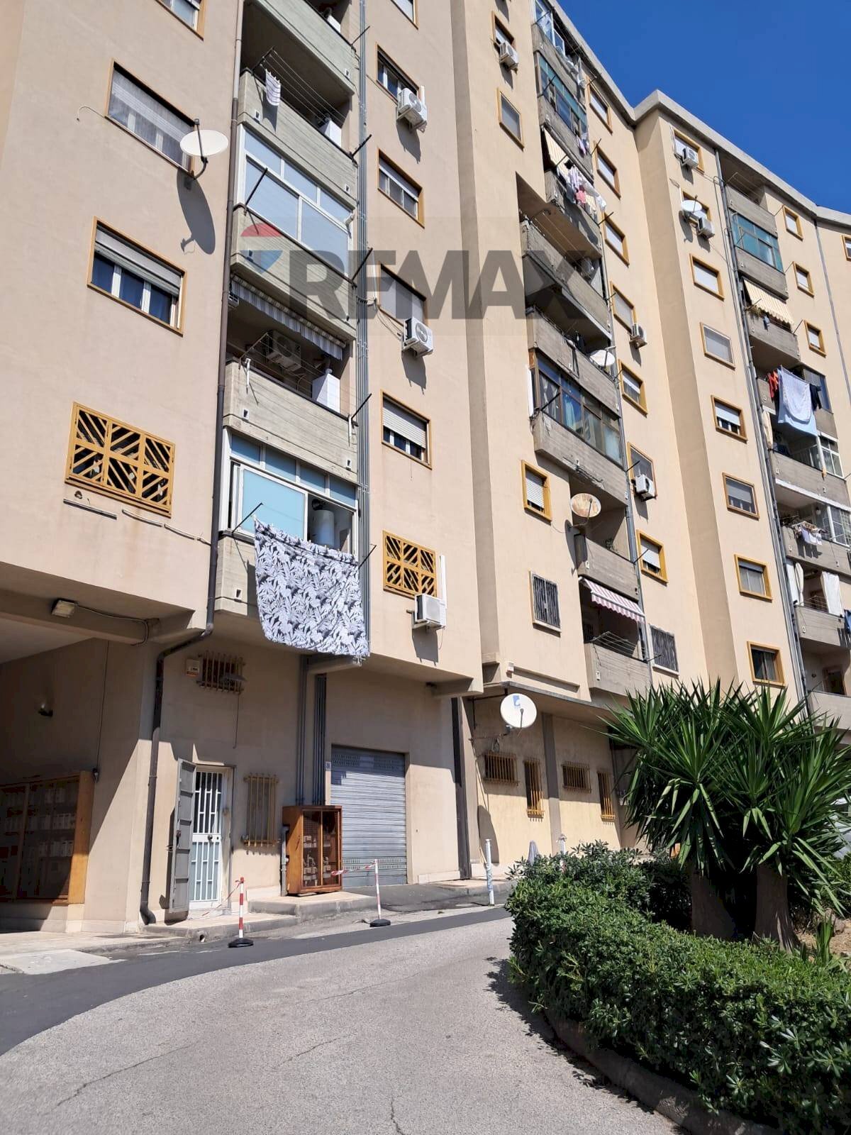 Facciata - Negozio Viale Castagnola
8, Catania - foto 2