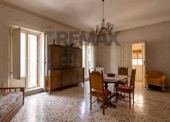 Sala da pranzo - Quadrilocale Discesa Collegio
 
7, Caltagirone - foto 20