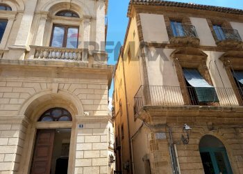Edificio all\'aperto - Quadrilocale Discesa Collegio
 
7, Caltagirone - foto 62