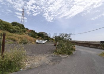 Vista delle montagne - Terreno edificabile Contrada Tiritì / Via Giuseppe Verdi
snc, Motta Sant'Anastasia - foto 3