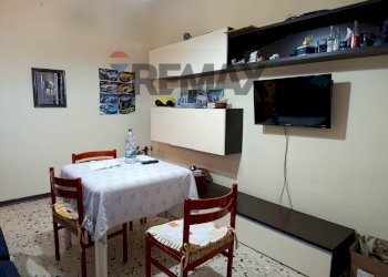 Sala da pranzo - Quadrilocale Via Tito Speri
 
34, Catania - foto 15