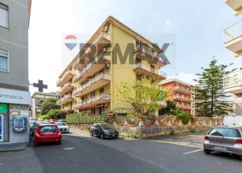 Edificio all\'aperto - Quadrilocale via paolo orsi
 
2, Gravina di Catania - foto 2