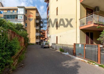 Edificio all\'aperto - Quadrilocale via paolo orsi
 
2, Gravina di Catania - foto 35