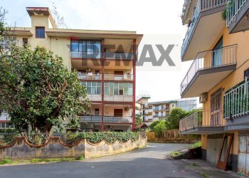 Edificio all\'aperto - Quadrilocale via paolo orsi
 
2, Gravina di Catania - foto 37