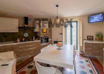 Cucina - Casa indipendente Via Bonifacio
 
44, Piazza Armerina - foto 21