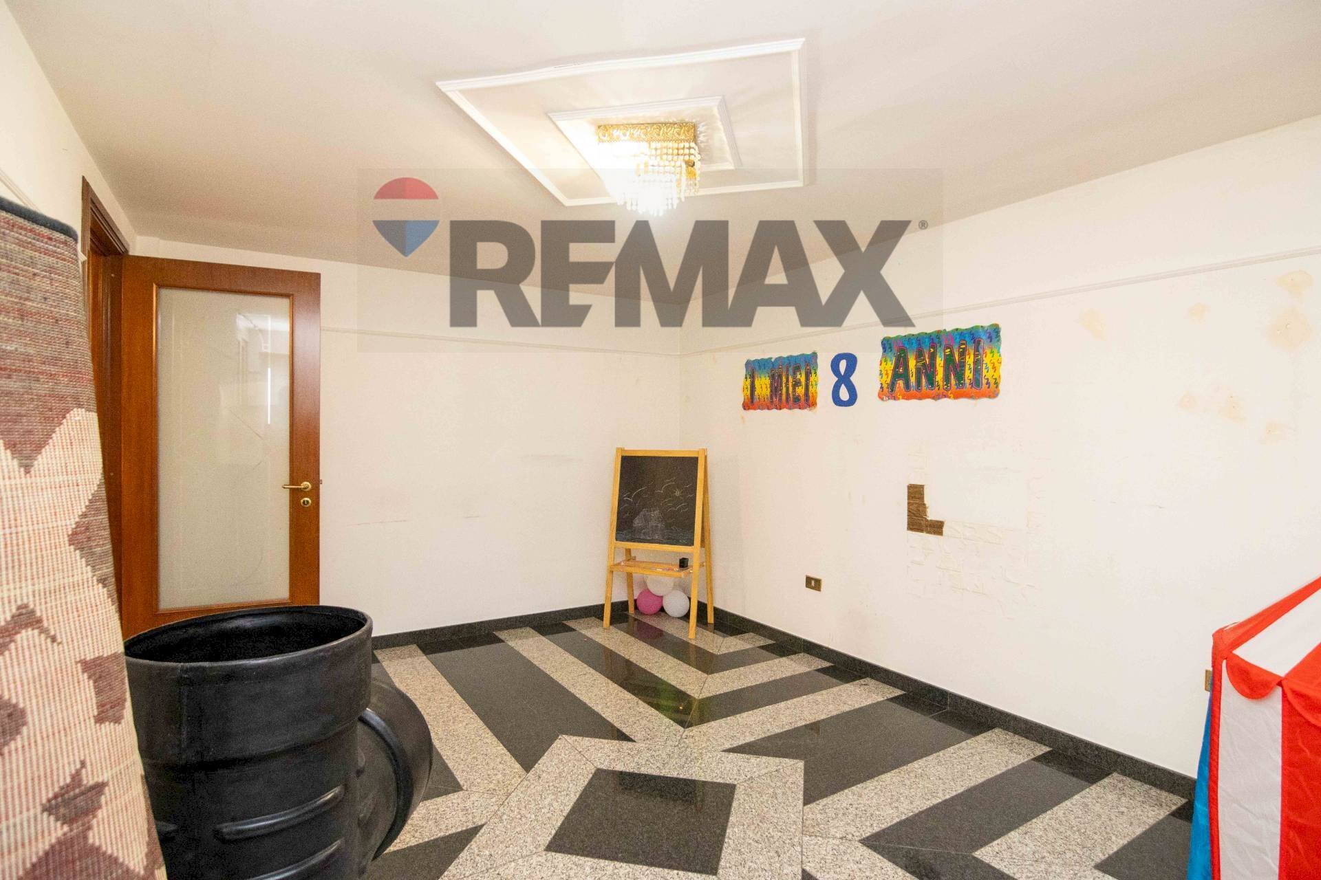 Stanza vuota - Ufficio Via Francesco Petrarca
 
26, Paterno - foto 2