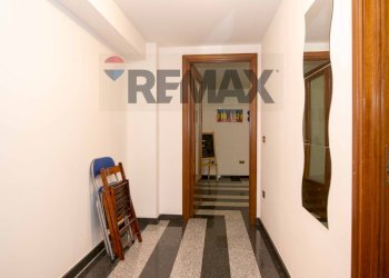 Hall / corridoio - Ufficio Via Francesco Petrarca
 
26, Paterno - foto 5