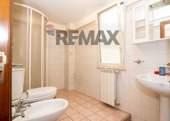 Bagno - Ufficio Via Francesco Petrarca
 
26, Paterno - foto 6