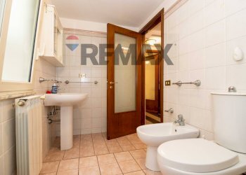 Bagno - Ufficio Via Francesco Petrarca
 
26, Paterno - foto 7