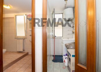 Bagno - Ufficio Via Francesco Petrarca
 
26, Paterno - foto 8