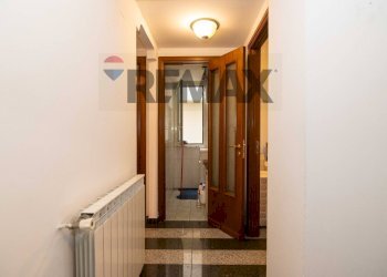 Hall / corridoio - Ufficio Via Francesco Petrarca
 
26, Paterno - foto 11