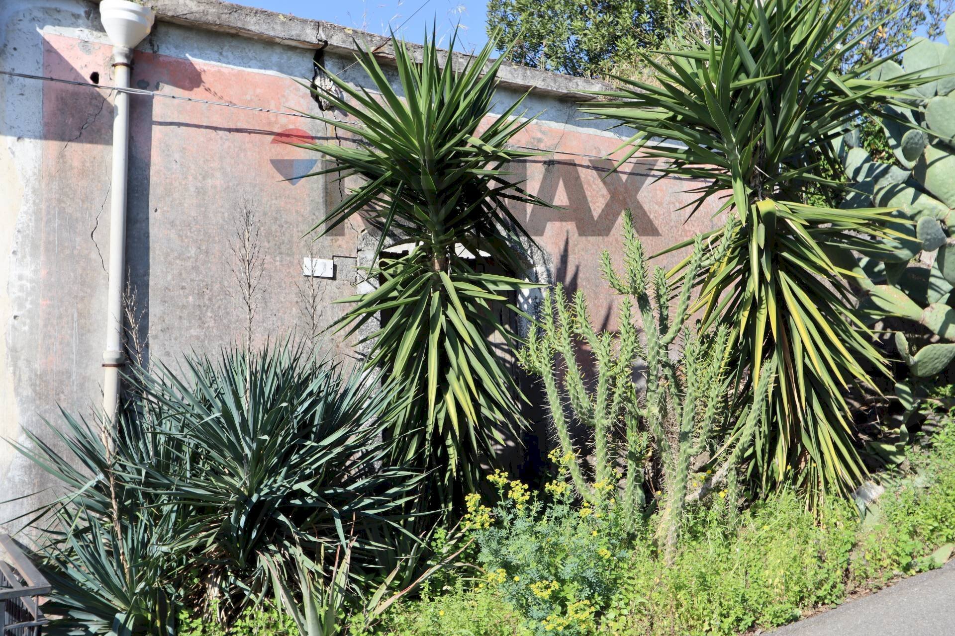 Edificio all\'aperto - Casa indipendente Via Civì
 
31, Fiumefreddo di Sicilia - foto 2
