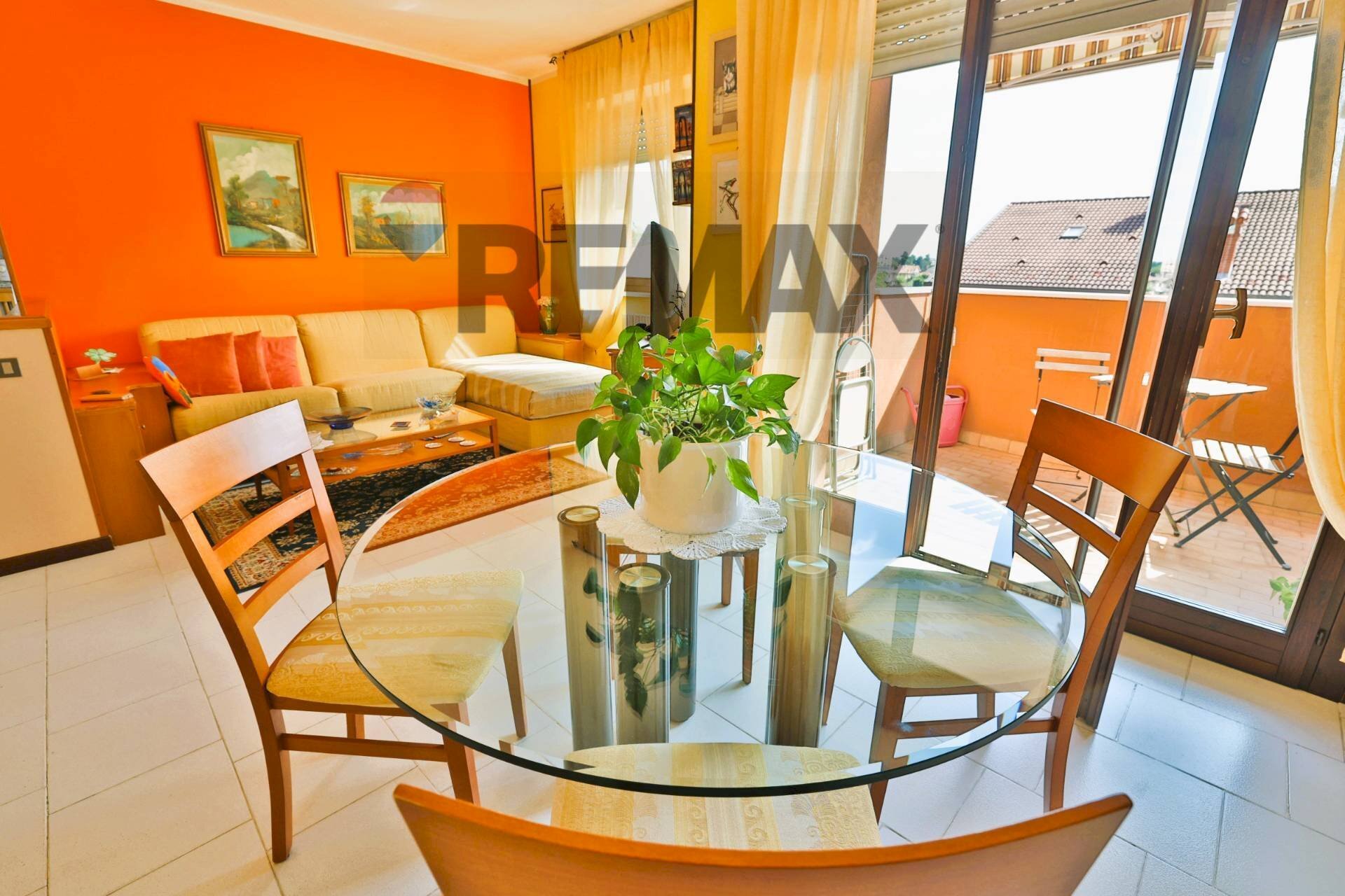 Sala da pranzo - Trilocale via Fosse Ardeatine
 
12, Senago - foto 1