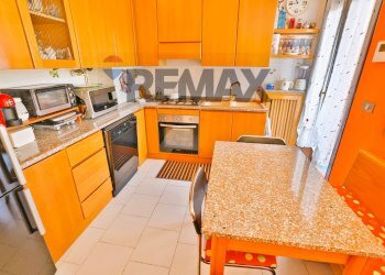 Cucina - Trilocale via Fosse Ardeatine
 
12, Senago - foto 4