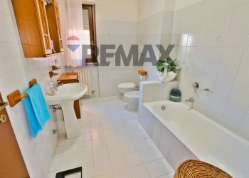 Bagno - Trilocale via Fosse Ardeatine
 
12, Senago - foto 13