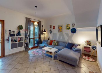 Soggiorno - Villa a Schiera Via del Pero, 4
 
4, Rodano - foto 5