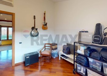 Hall / corridoio - Villa a Schiera Via del Pero, 4
 
4, Rodano - foto 22