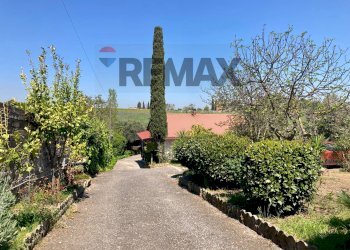 Giardino - Baita Vicolo Della Stazione Di Pavona
 
48, Roma - foto 1