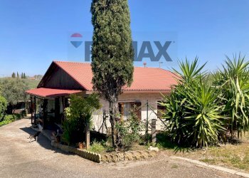 Casa all\'aperto - Baita Vicolo Della Stazione Di Pavona
 
48, Roma - foto 2