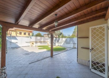 Terrazza - Villa Via Svetonio
 
25, Guidonia Montecelio - foto 5