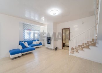 Soggiorno - Villa Via Svetonio
 
25, Guidonia Montecelio - foto 7