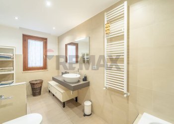 Bagno - Villa Via Svetonio
 
25, Guidonia Montecelio - foto 15