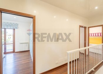 Hall / corridoio - Villa Via Svetonio
 
25, Guidonia Montecelio - foto 17