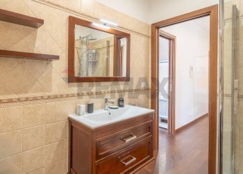Bagno - Villa Via Svetonio
 
25, Guidonia Montecelio - foto 22
