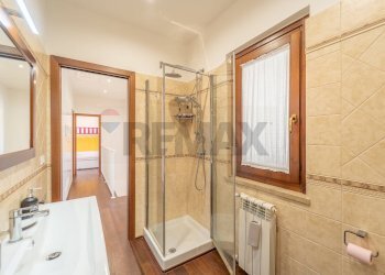 Bagno - Villa Via Svetonio
 
25, Guidonia Montecelio - foto 23