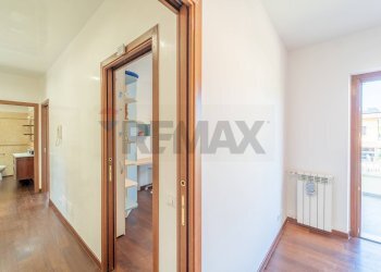 Hall / corridoio - Villa Via Svetonio
 
25, Guidonia Montecelio - foto 26