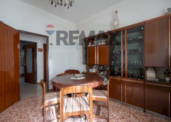 Sala da pranzo - Bilocale Via Cesare Battisti
 
59, Cupramontana - foto 3