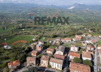 Vista delle montagne - Bilocale Via Cesare Battisti
 
59, Cupramontana - foto 24