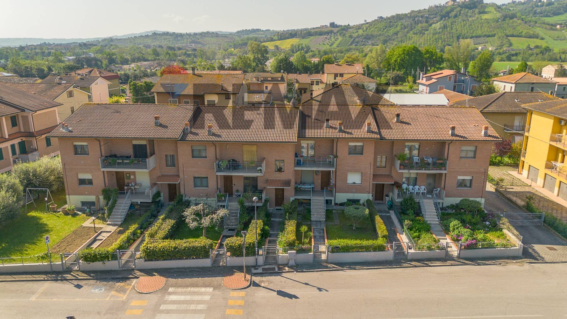 Casa all\'aperto - Quadrilocale VIALE GIOVANNI XXIII
10, Castelbellino - foto 3