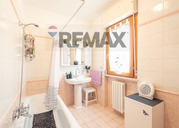 Bagno - Quadrilocale VIALE GIOVANNI XXIII
 
10, Castelbellino - foto 19