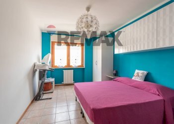 Camera / camera da letto - Quadrilocale VIALE GIOVANNI XXIII
 
10, Castelbellino - foto 20