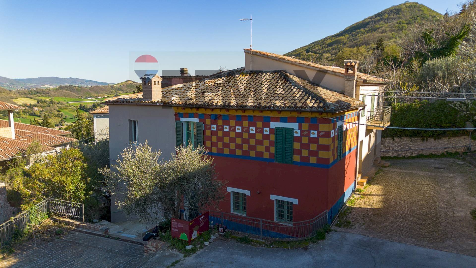 Casa all\'aperto - Casa semi indipendente Piazza Balducci
 
5, Poggio San Vicino - foto 1