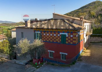 Casa all\'aperto - Casa semi indipendente Piazza Balducci
 
5, Poggio San Vicino - foto 1