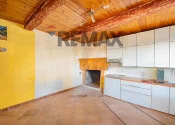 Cucina - Casa semi indipendente Piazza Balducci
 
5, Poggio San Vicino - foto 2