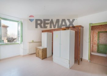 Stanza vuota - Casa semi indipendente Piazza Balducci
 
5, Poggio San Vicino - foto 3