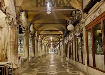 Non correlato - Trilocale San Marco
 
3614, Venezia - foto 8